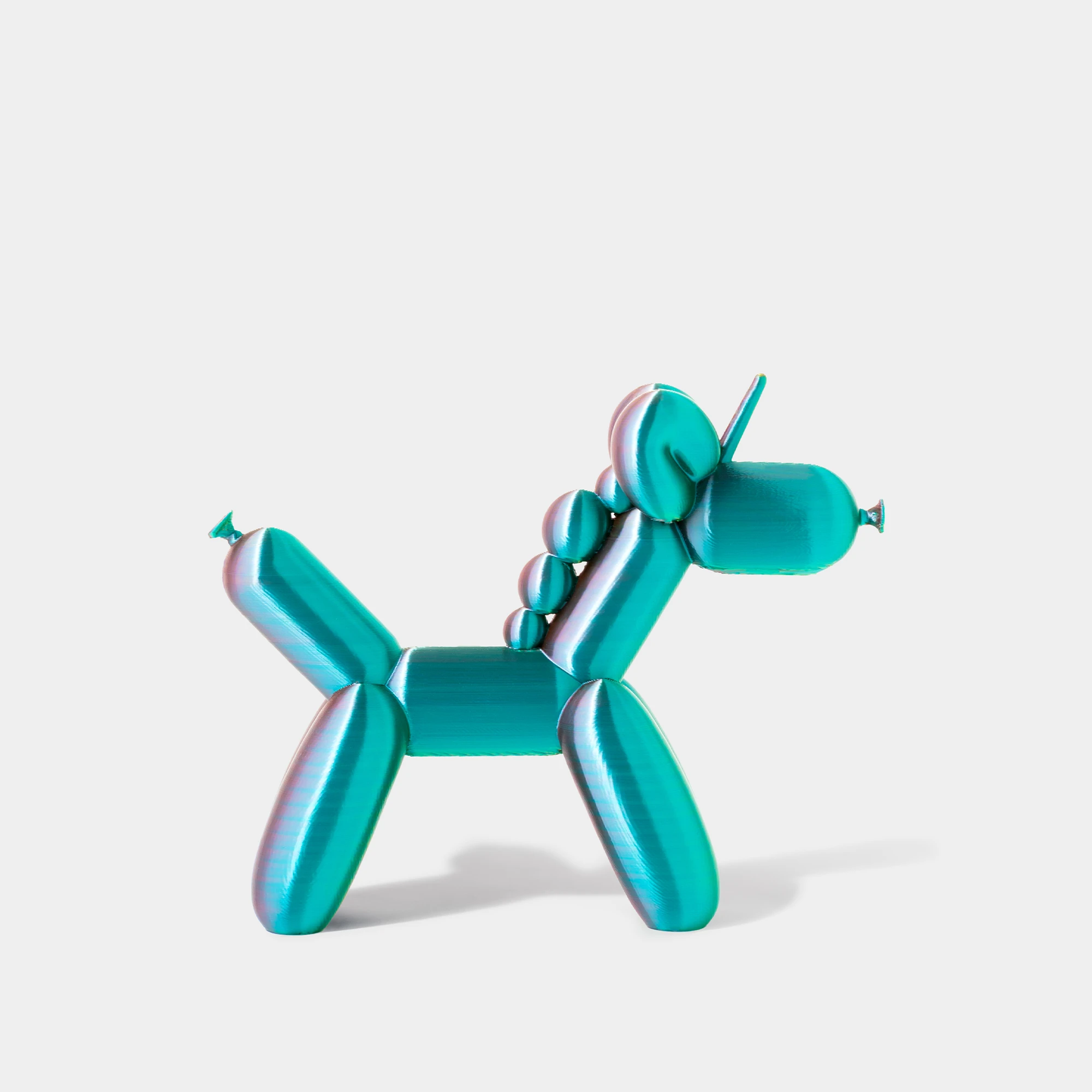 הדפסת תלת מימד של בלון בצורת חד קרן בגווני טריקולור