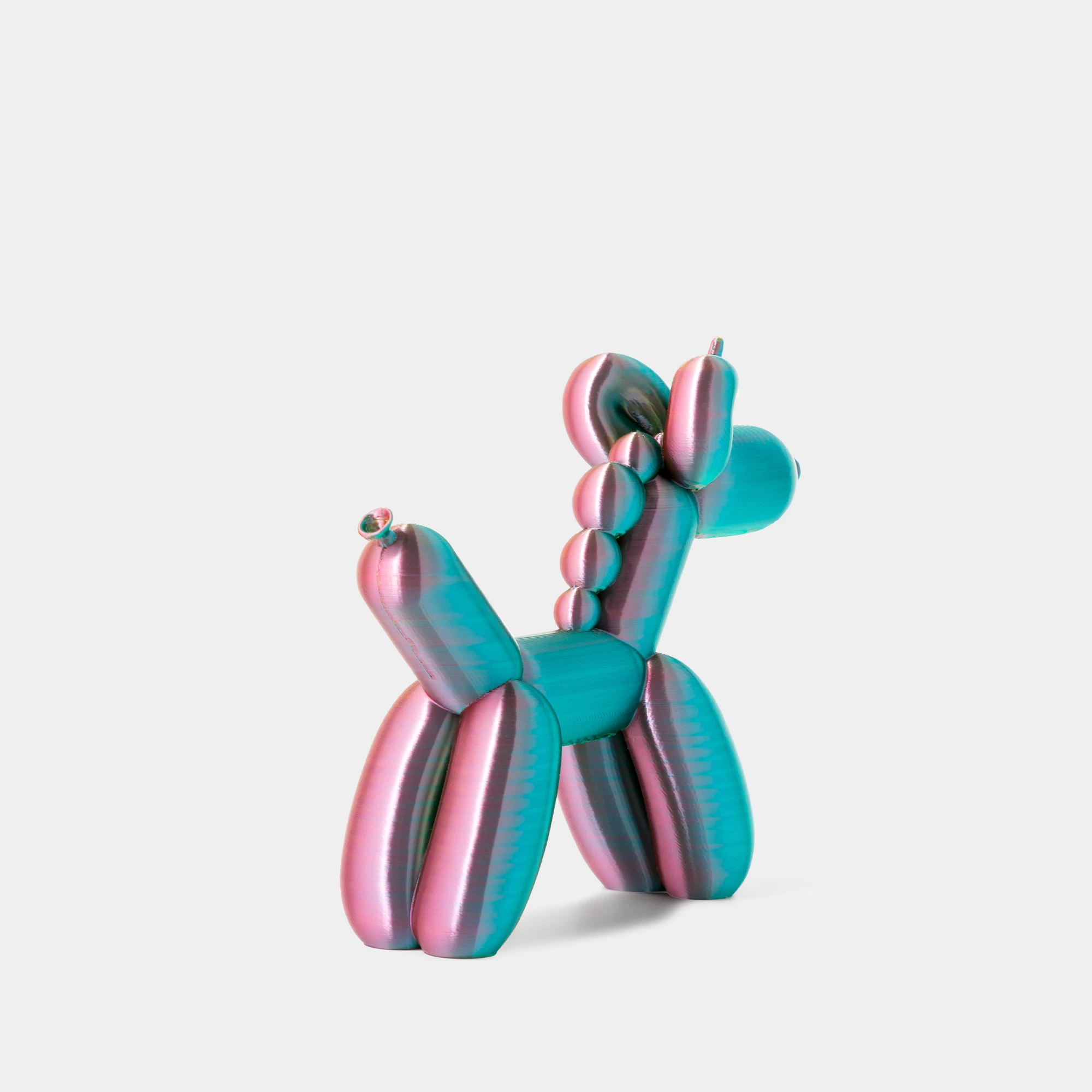 הדפסת תלת מימד של בלון בצורת חד קרן בגווני טריקולור