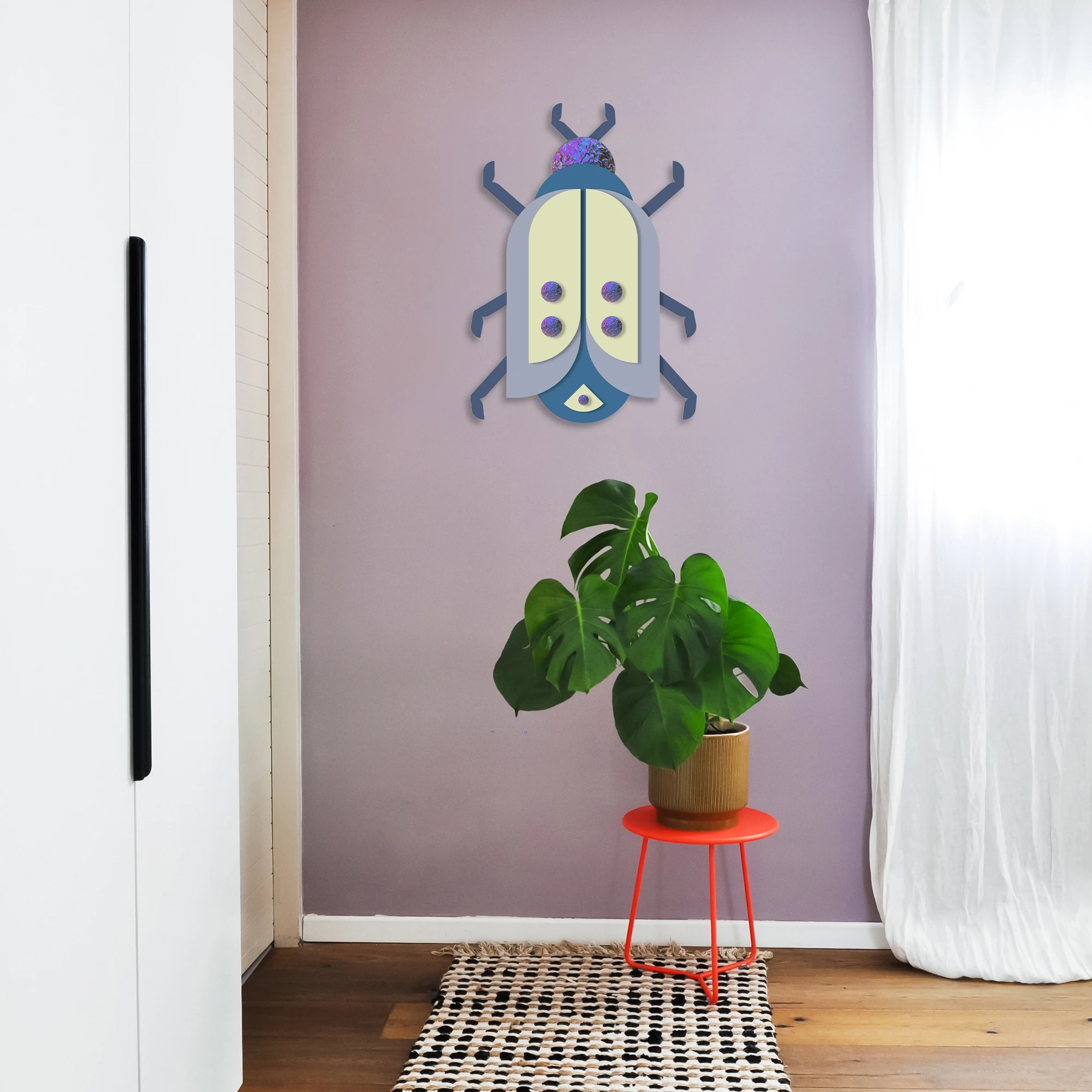 הדמיה של קישוט קיר בצורת חרק